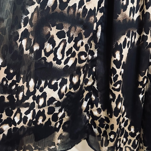 White House Black Market Leopard Skirt 🖤 - Picture 5 of 12